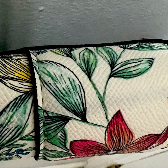 Floral Crossbody Bag from Target - Picture 7 of 14